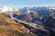 83 Vista su Foppolo, i suoi monti, le sue piste con neve sparata